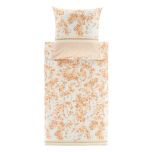 Bettwäsche 'Ibiscus' aus hochwertigen Baumwollsatin von Bassetti. Das Design zeigt ein Blumenmuster in zarten Karamelltönen. 